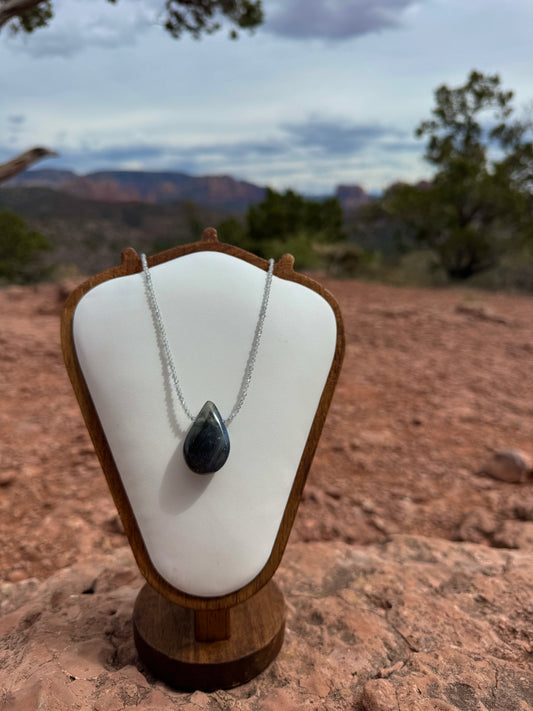 Labradorite Necklace With Pendant